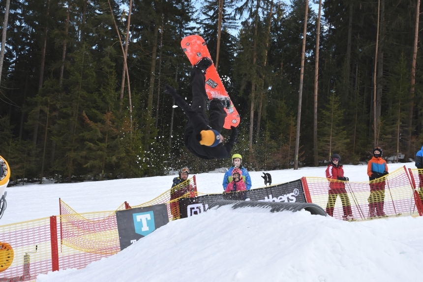 Templestore snowboard rodeo trick